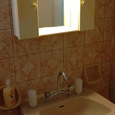 Giannis Valeria *